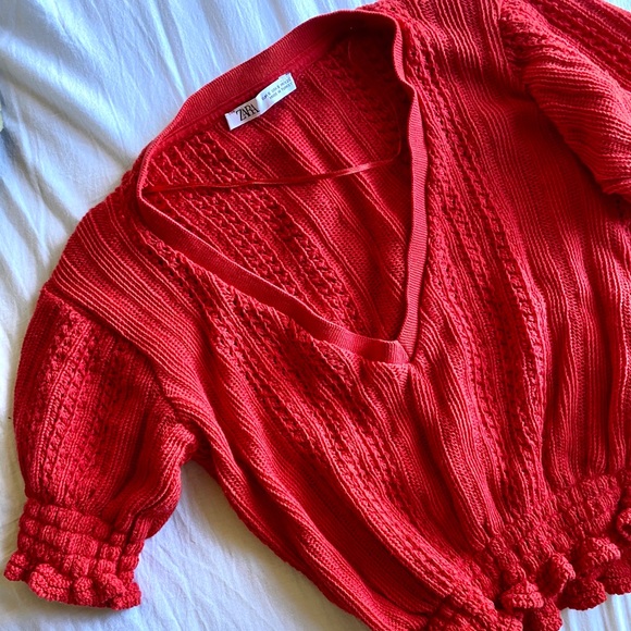 Zara Tops - BOGO Zara cropped knit sweater
